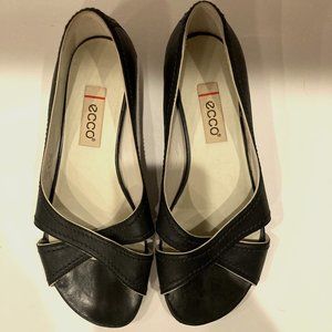 ECCO Black Strappy Sandal Flats